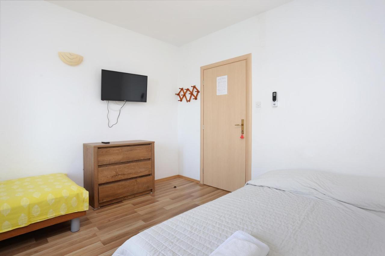Apartments By The Sea Igrane, Makarska - 6653 Buitenkant foto